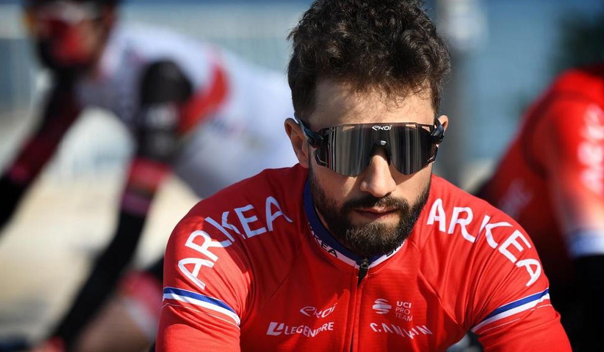 Nacer Bouhanni denuncia ataques racistas tras su incidente con Jake Stewart