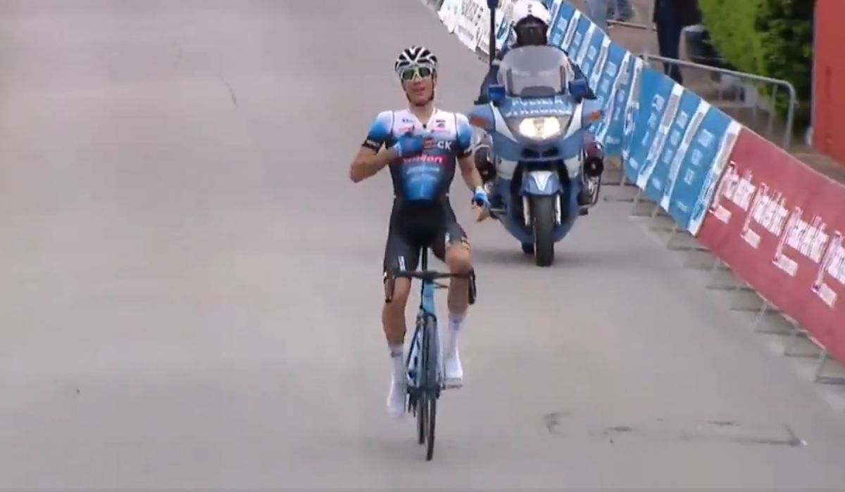 Juan Ayuso vuelve a lucirse en Italia, ahora en el Giro del Belvedere