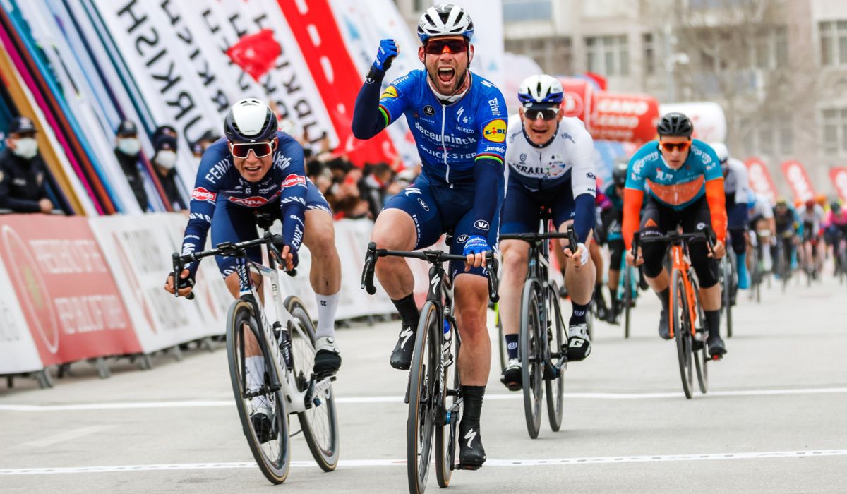 Mark Cavendish vuelve a ganar tres años después y alcanza el liderato en el Tour de Turquía