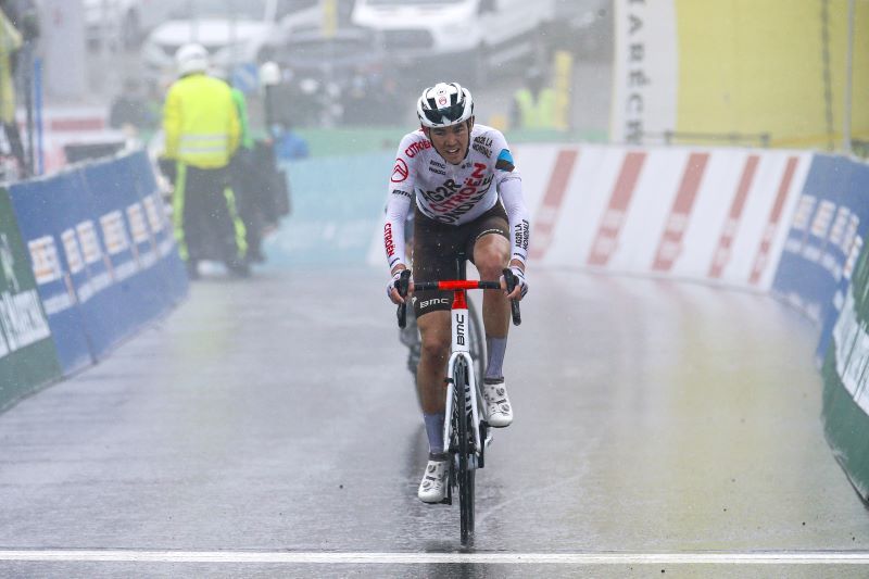 O'Connor superó en los metros finales a Thomas para entrar segundo O'Connor superó en los metros finales a Thomas para entrar segundo