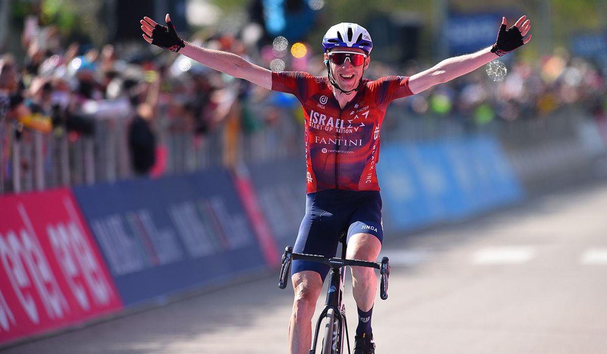 Dan Martin se exhibe en Sega di Ala, donde Bernal sufre y da su primera muestra de debilidad
