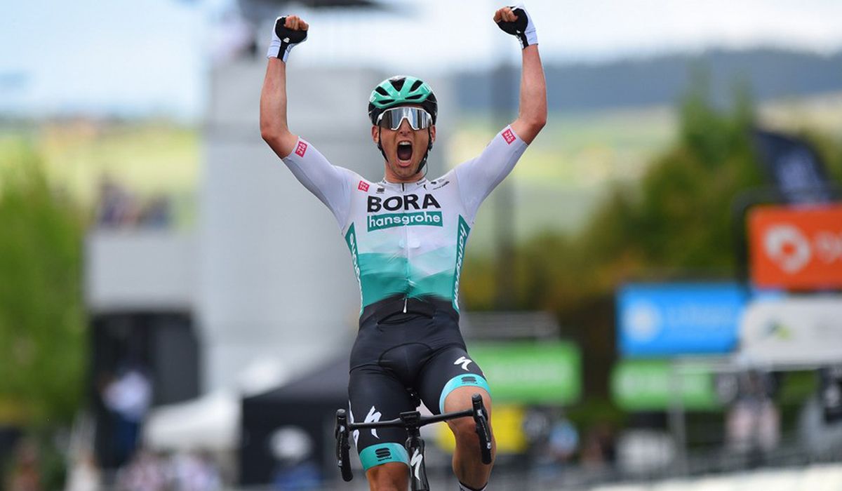 Lukas Pöstlberger (BORA), ganador de la 2ª etapa y nuevo líder del Dauphiné. Foto: Dario Belingheri / Bettini Photo