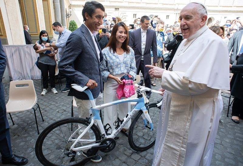 egan bernal papa francisco