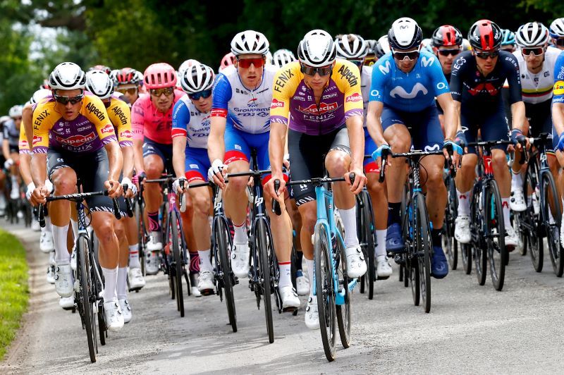 Van der Poel se dejó ver en el tramo final, pero no pudo responder al ataque de Alaphilippe. Van der Poel se dejó ver en el tramo final, pero no pudo responder al ataque de Alaphilippe.