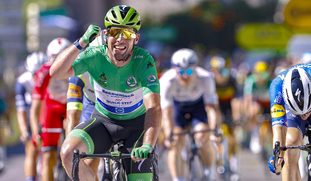 Mark Cavendish vuelve a ganar y entra en la leyenda del Tour. Foto: Luca Bettini / Bettini Photo