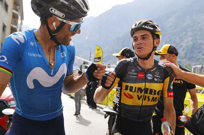 Valverde y Kuss, tras la llegada.
