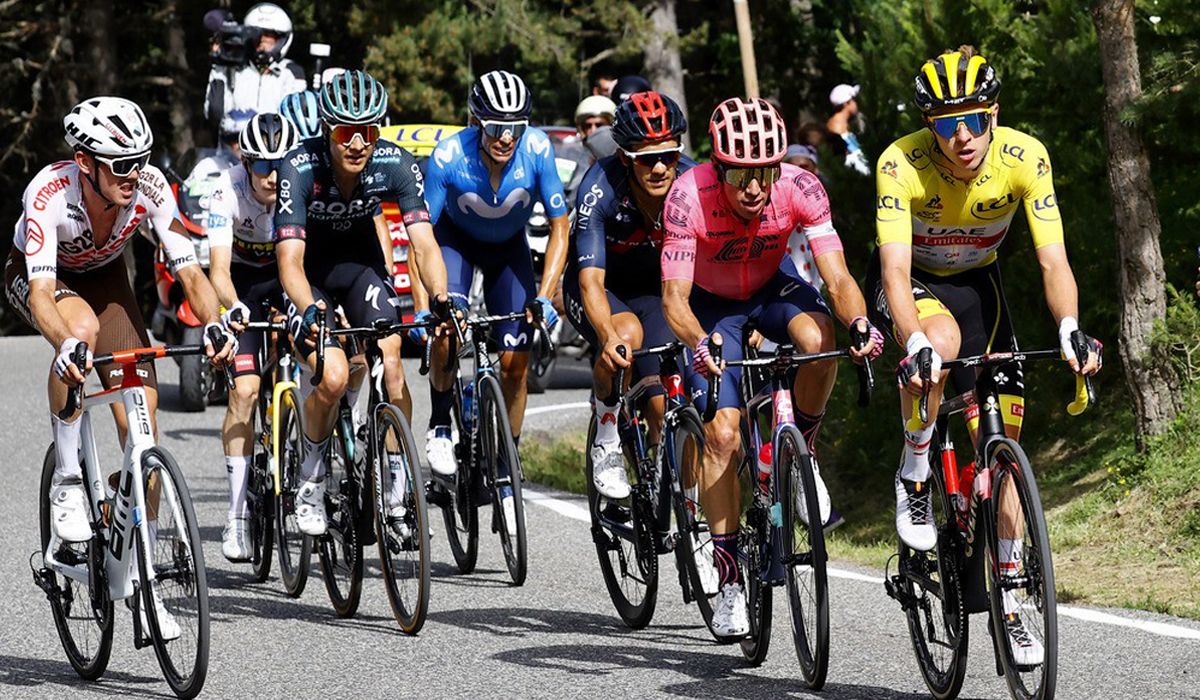 Pogacar, Urán, Carapaz, Vingegaard, O´Connor, Kelderman y Enric Mas, principales aspirantes al podio. Foto: Luca Bettini / Bettini Photo