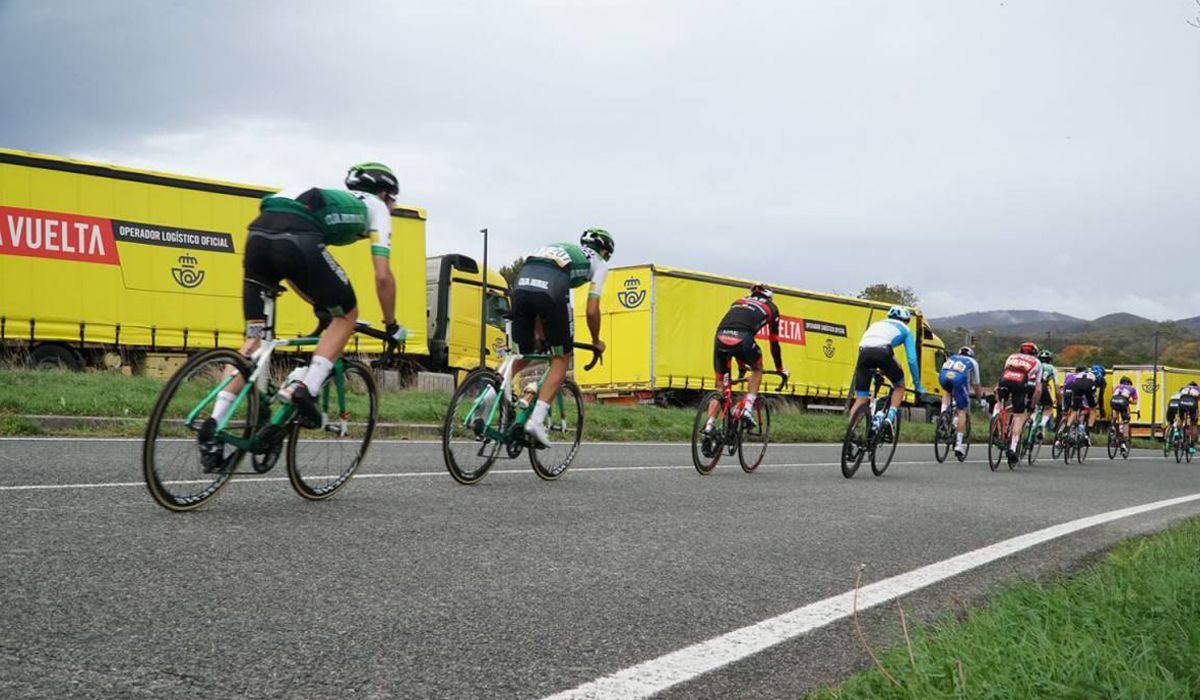 Correos renueva como operador logístico oficial de La Vuelta 21