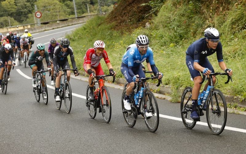 Jacobs y Rojas dieron protagonismo a Movistar en la primera escapada.