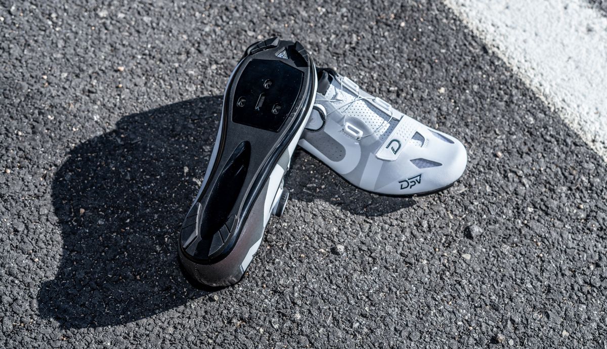 La rigidez de la suela de nylon de las DPV Caleos Road supone una alta eficiencia de pedaleo La rigidez de la suela de nylon de las DPV Caleos Road supone una alta eficiencia de pedaleo