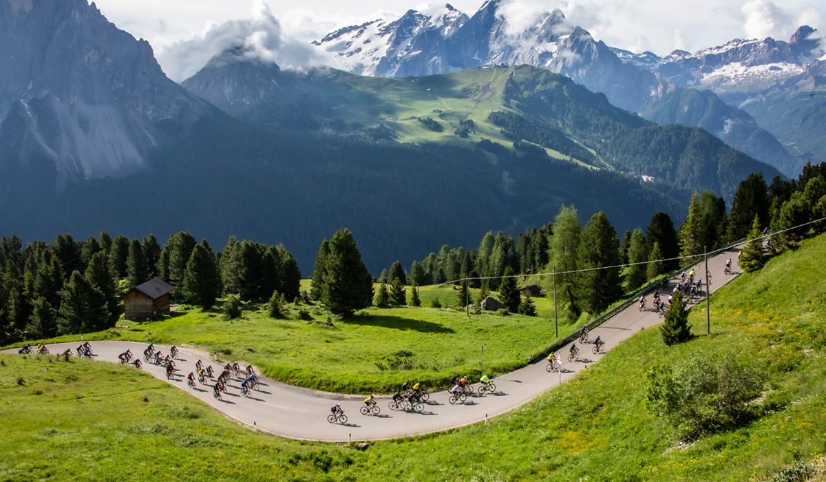 Maratona de los Dolomitas: una marcha inmensa