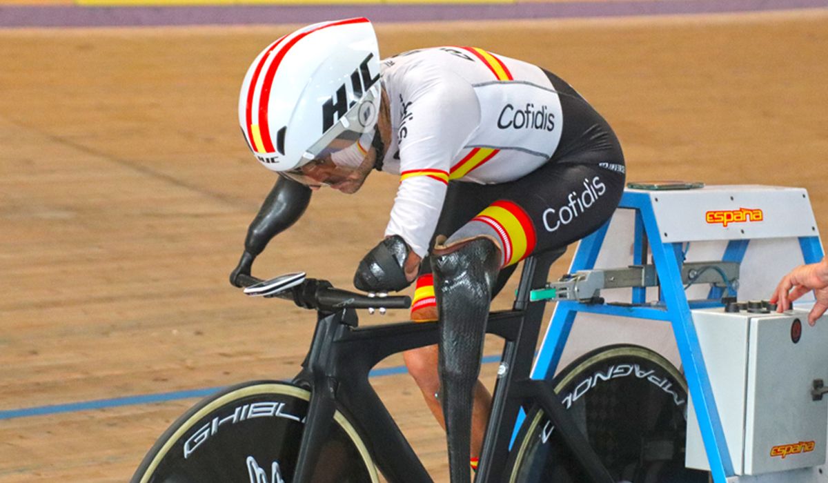 Ricardo Ten, abanderado del equipo español paralímpico. 