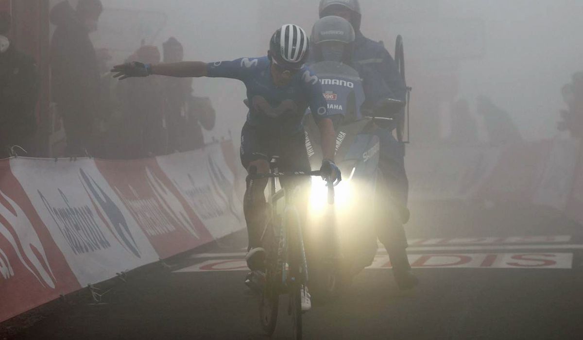 Supermán López estrena a lo grande el Gamoniteiru y se hace fuerte en el podio. Foto: Photo Gomez Sport / Movistar Team