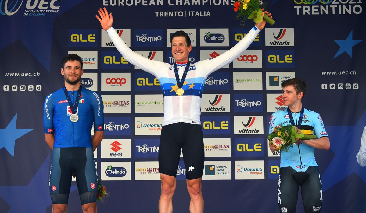 Stefan Küng supera a Ganna para revalidar su título europeo contrarreloj