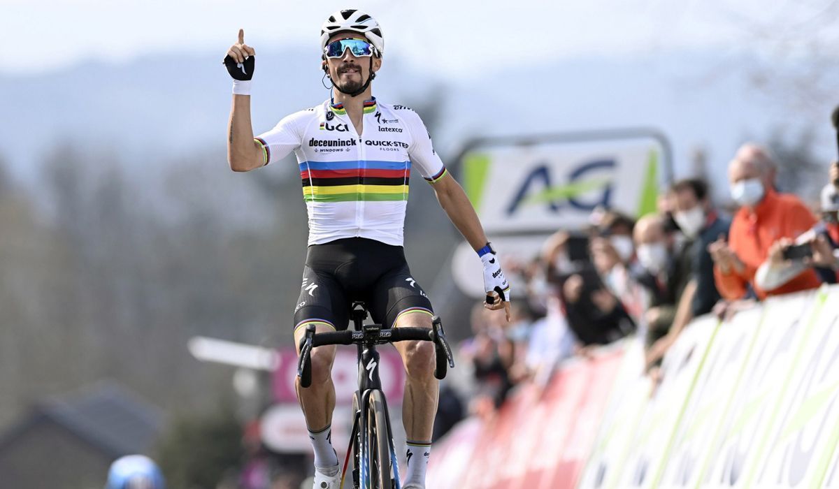 Alaphilippe, al frente del equipo francés que defenderá su arcoíris
