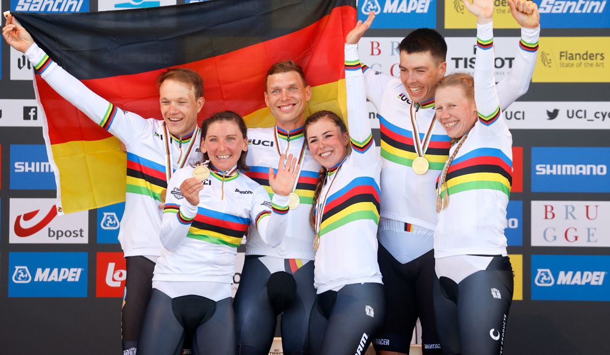 Tony Martin se retira vestido con el arcoíris: Alemania gana el relevo mixto del Mundial