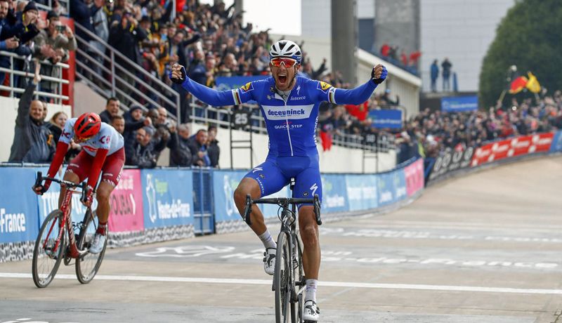 philippe gilbert se alza con la victoria en roubaix philippe gilbert se alza con la victoria en roubaix