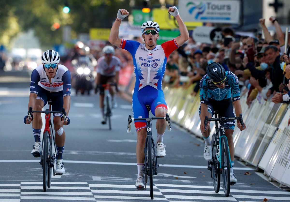 Démare, vencedor en Paris Tours 2021