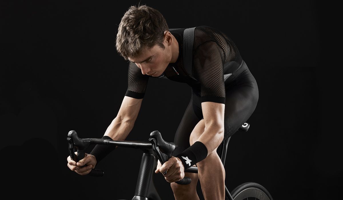 Superléger, el conjunto de Assos para entrenar en rodillo