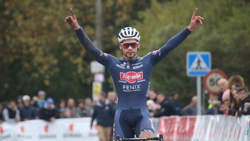 David van der Poel y Lucía González ganan en Karrantza y lideran la Copa de España Ciclocross