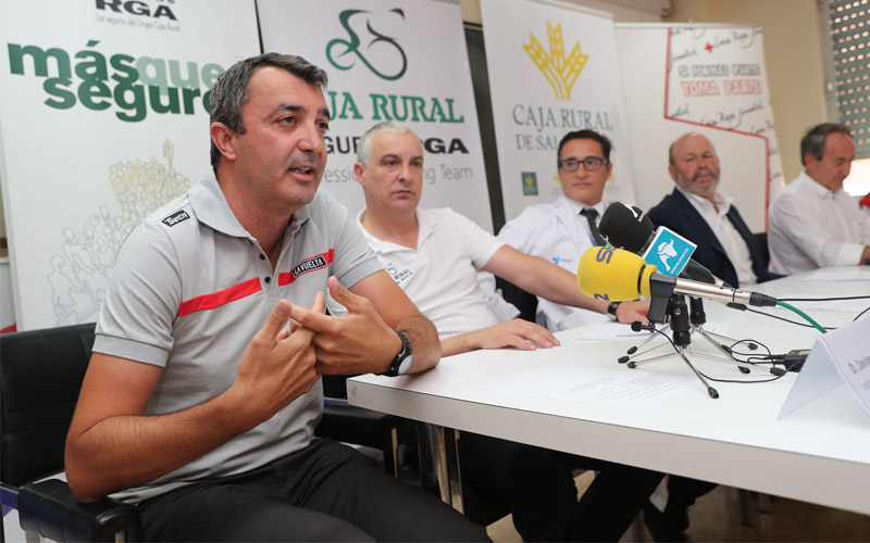 El Caja Rural-Seguros RGA visita a niños hospitalizados en Salamanca