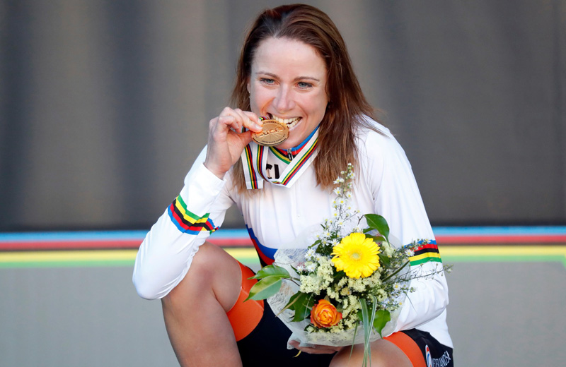 Annemiek van Vleuten revalida su título mundial contrarreloj