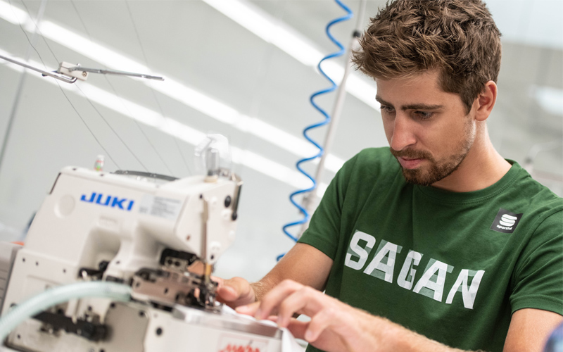 Peter Sagan, homenajeado en la sede de Sportful