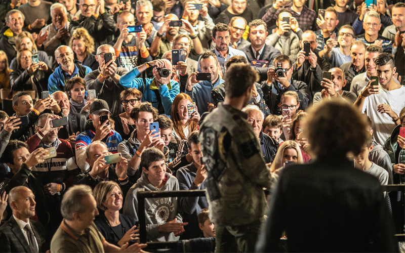 Peter Sagan, homenajeado en la sede de Sportful
