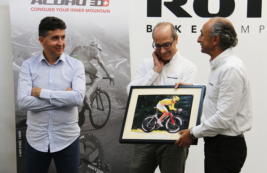 ROTOR rinde homenaje a Carlos Sastre en el décimo aniversario del su Tour