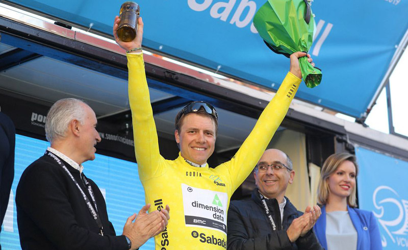 Van Avermaet gana en Chera; Boasson Hagen sigue líder