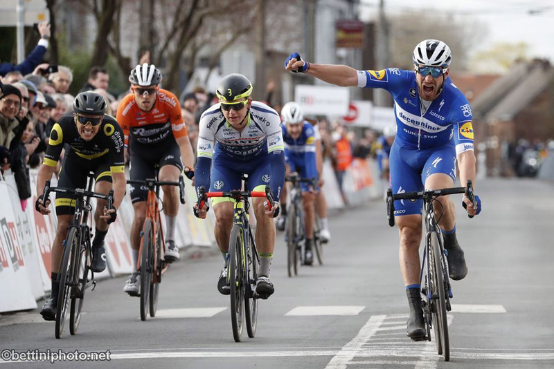 Le Samyn: Florian Senechal culmina la superioridad del Deceuninck-Quick Step