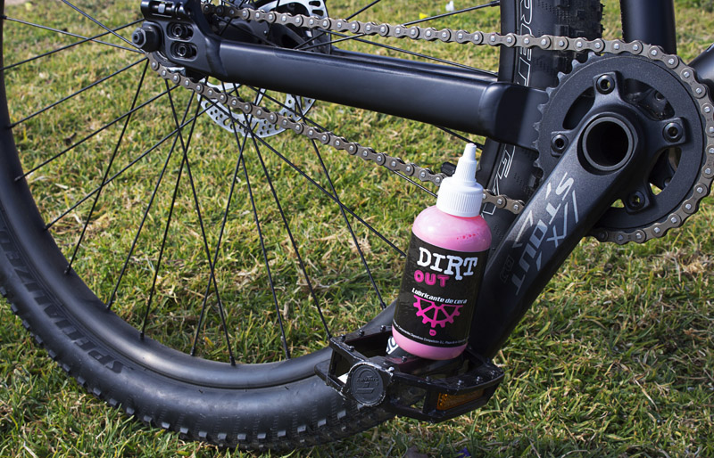 Dirt Out, nueva marca de productos de limpieza y mantenimiento de bicicletas de Eltin