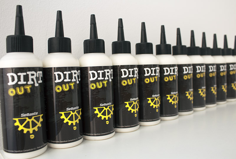 Dirt Out, nueva marca de productos de limpieza y mantenimiento de bicicletas de Eltin