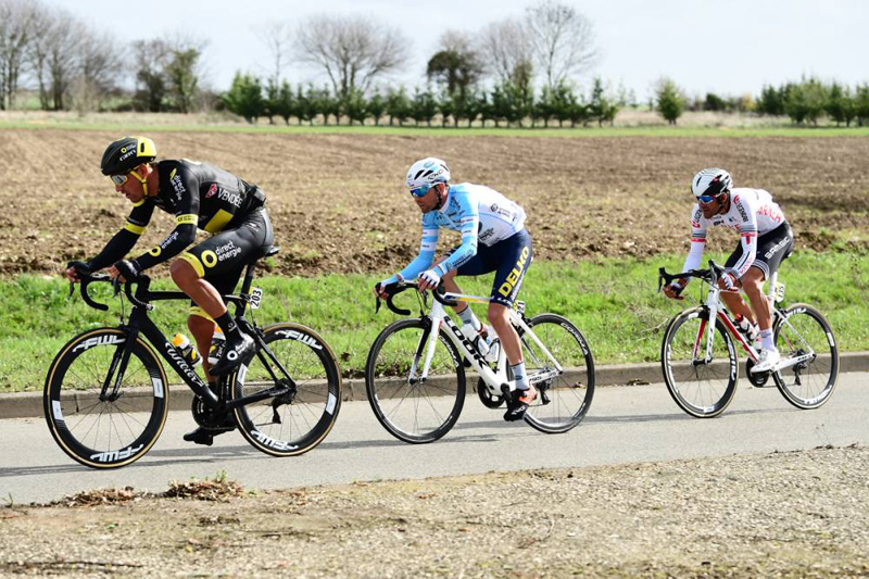 AVANCE: Dylan Groenewegen se impone a Caleb Ewan en el primer sprint de la París Niza 