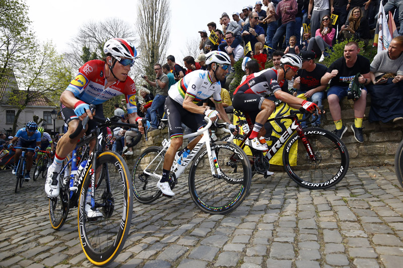 Alberto Bettiol estrena su palmarés profesional con una gran victoria en el Tour de Flandes