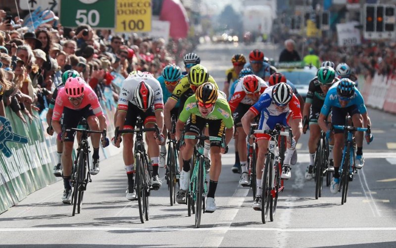 Primoz Roglic, victoria y liderato en el Tour de Romandía