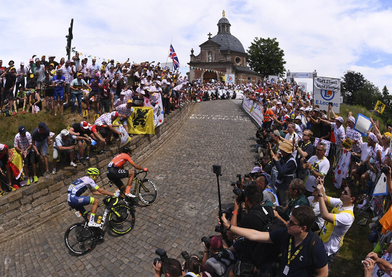 Mike Teunissen (Jumbo Visma) sorprende a los favoritos en el primer sprint de la ronda francesa