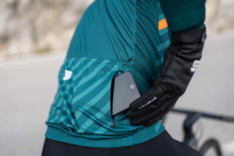 Sportful presenta sus nuevos maillots largos de entretiempo