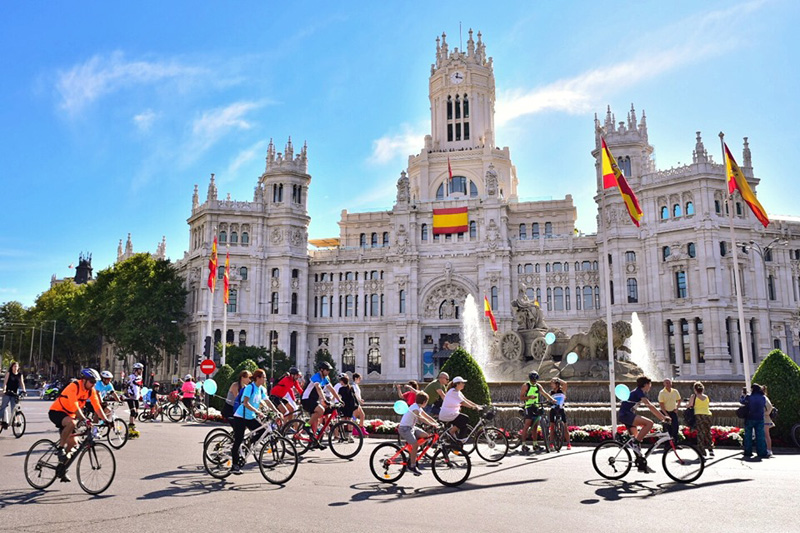 Los madrileños vuelven a disfrutar de la Fiesta de la Bici Movistar
