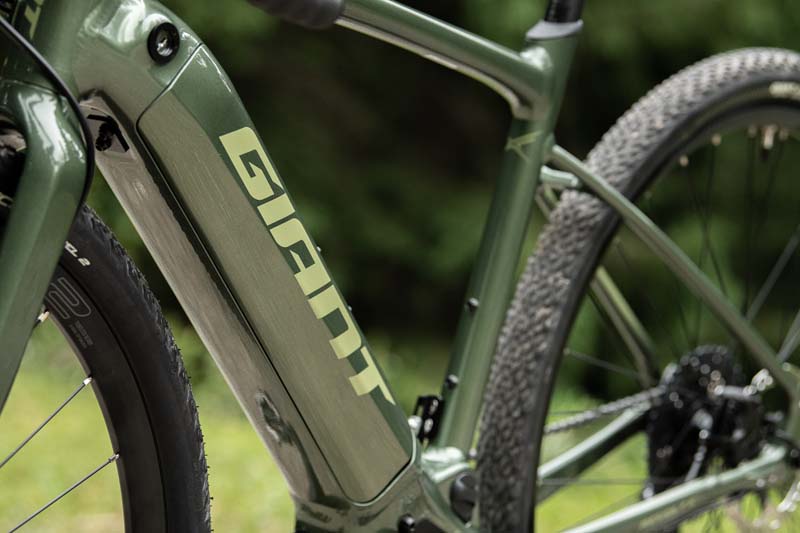 Giant presenta Revolt E   Pro, su nueva E-Bike de Gravel 