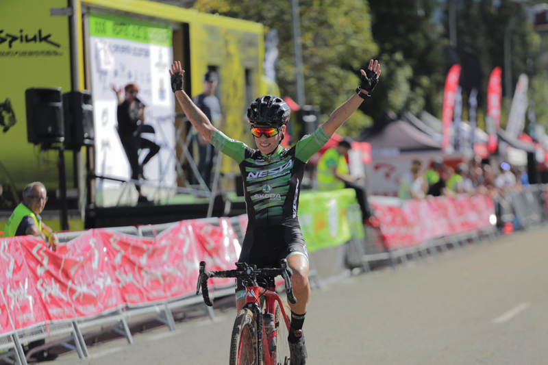 Orts y González, primeros líderes de la Copa de España de Ciclocross tras vencer en Llodio