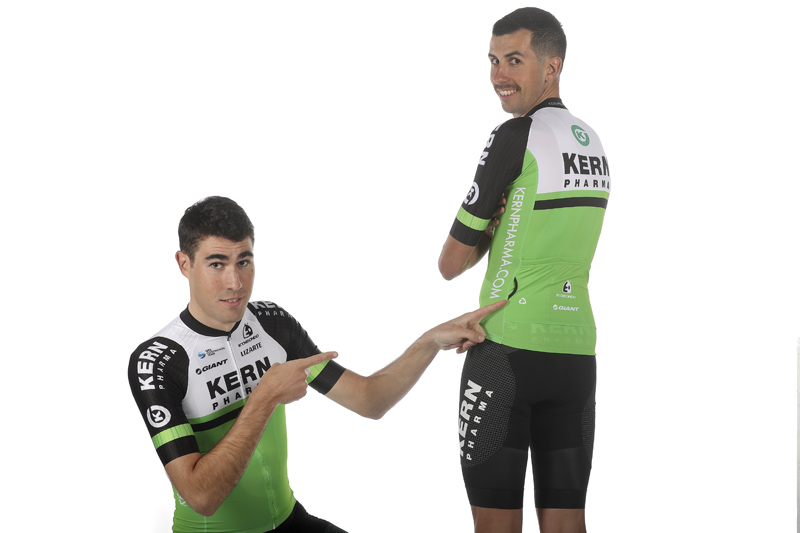 El Equipo Kern Pharma presenta su ropa Etxeondo para 2020