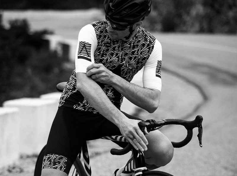 Gobik pone a la venta una edición limitada del maillot Abikes 